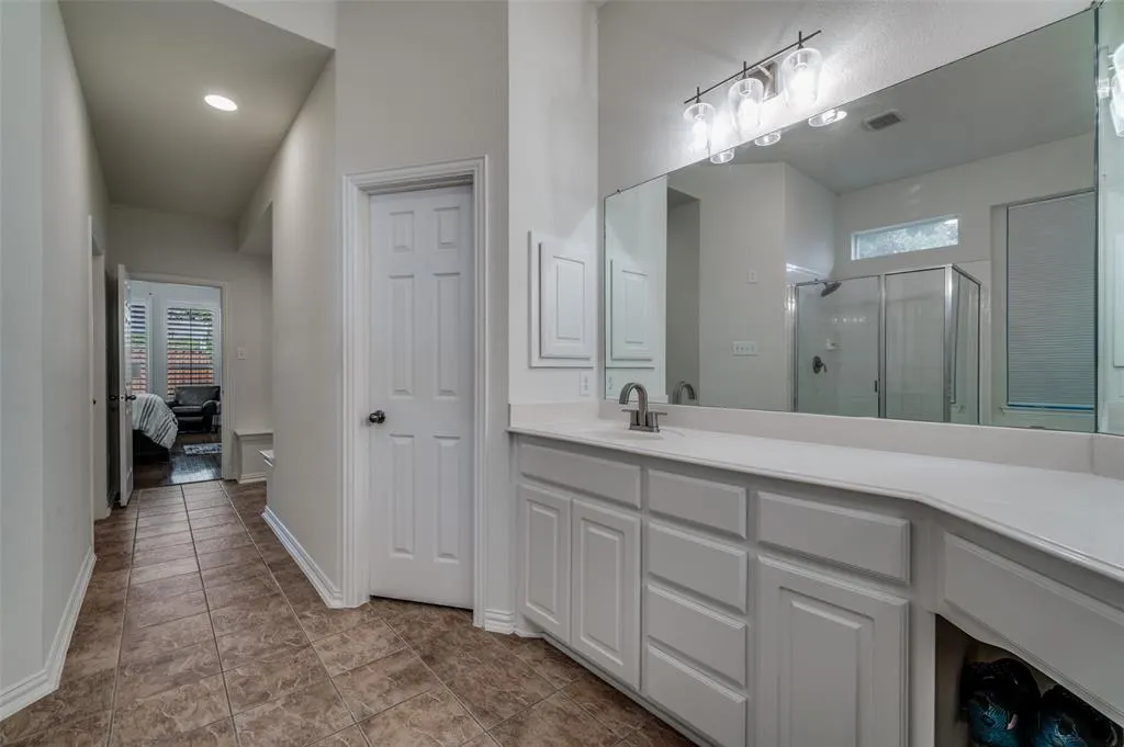 330 Willow Run