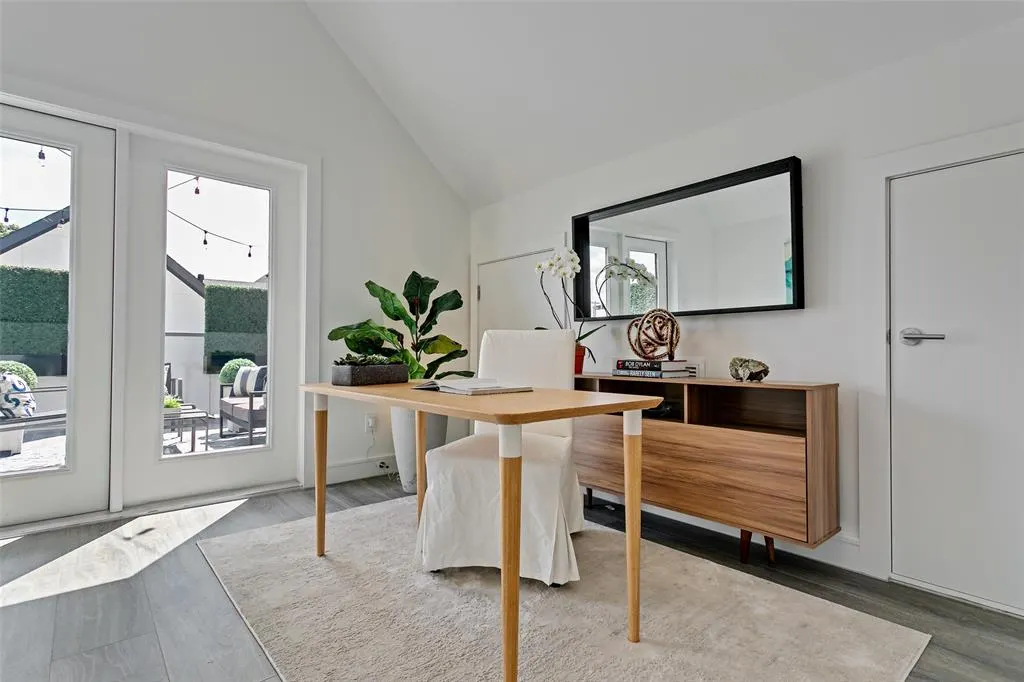 3880 Munger Avenue, #2