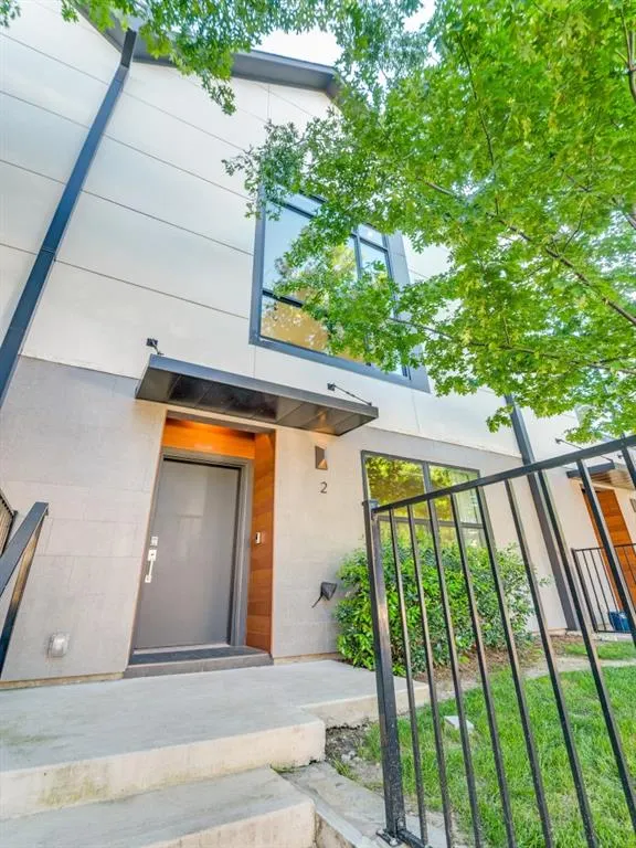 3880 Munger Avenue, #2
