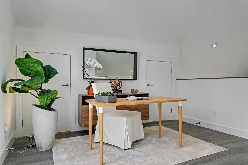 3880 Munger Avenue, #2