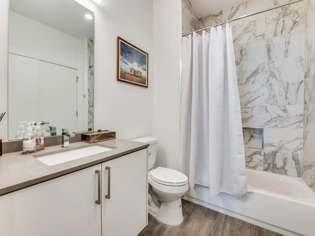 3880 Munger Avenue, #2