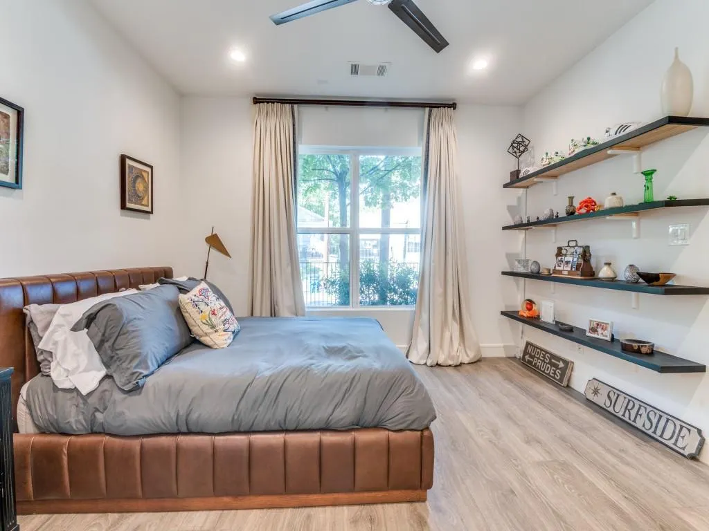 3880 Munger Avenue, #2