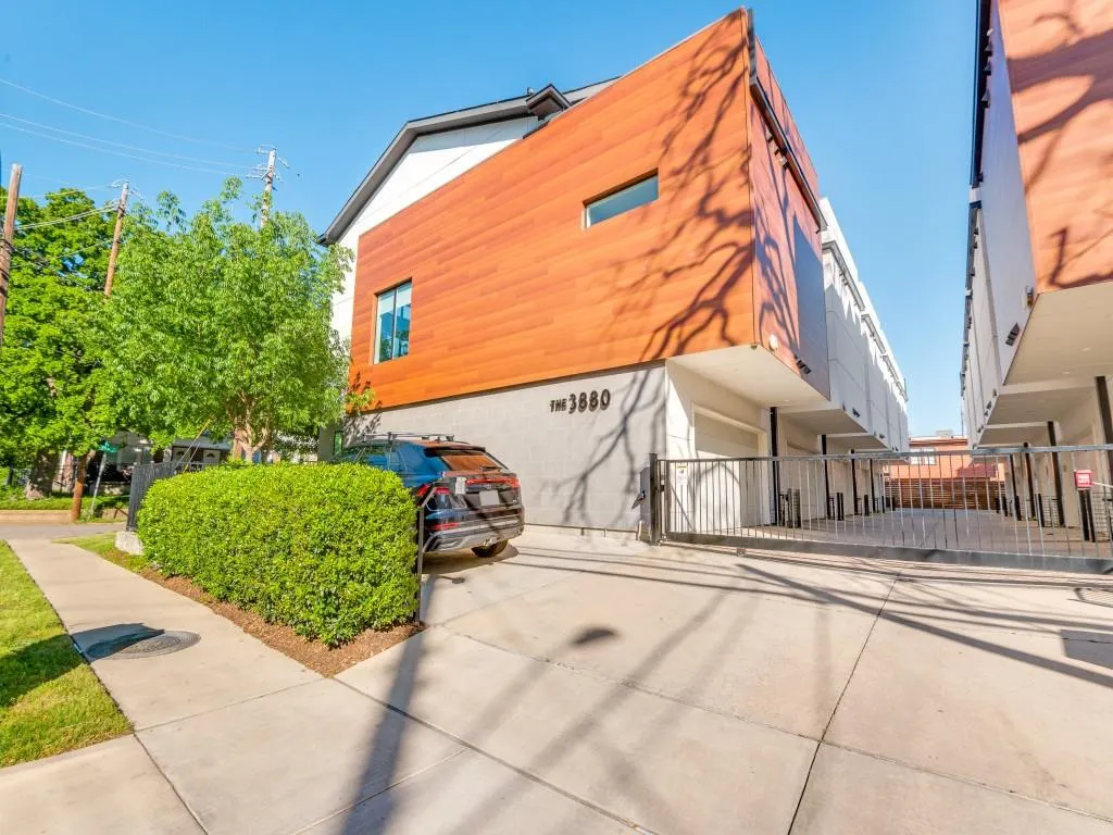 3880 Munger Avenue, #2
