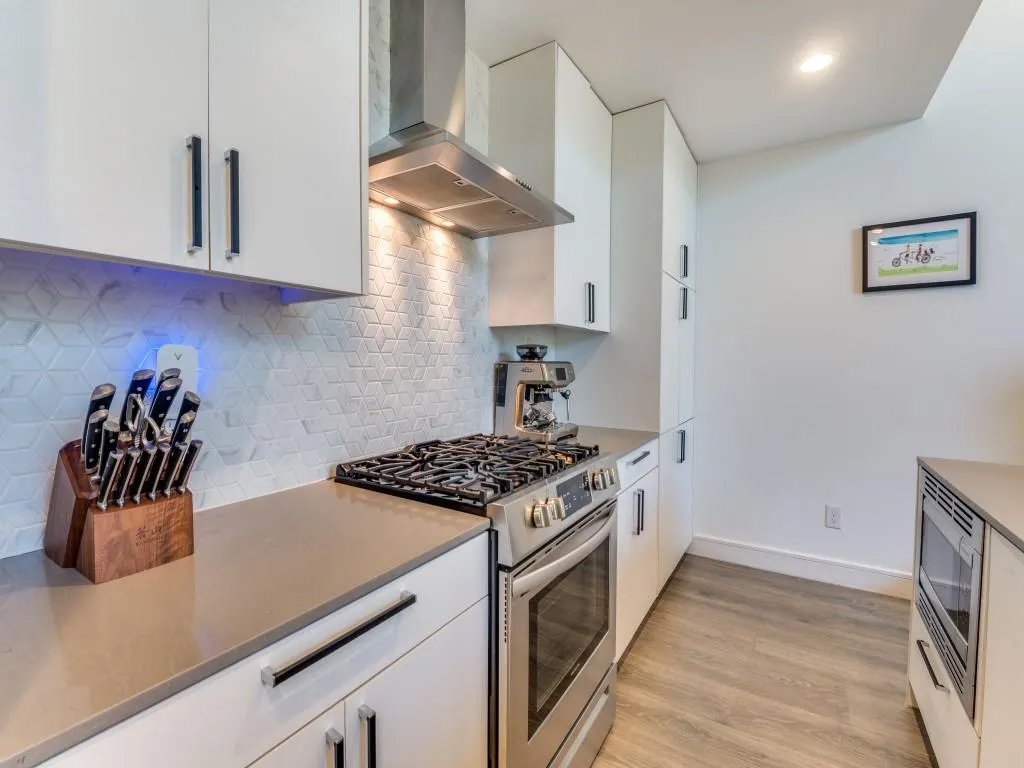 3880 Munger Avenue, #2