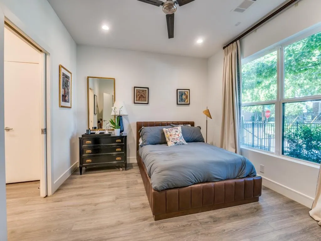 3880 Munger Avenue, #2