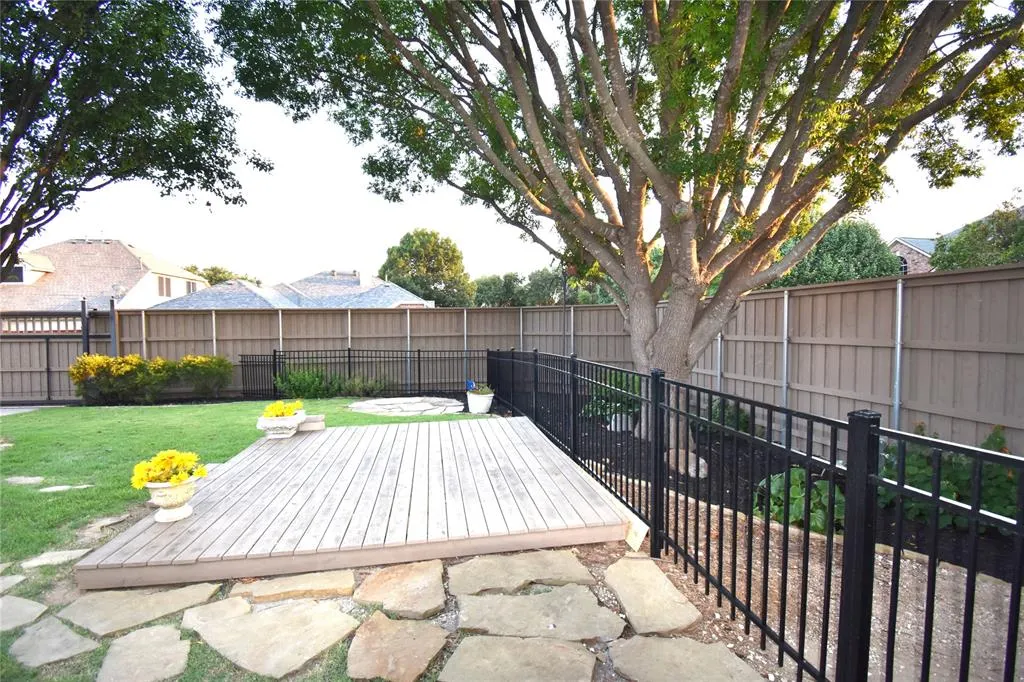 8201 Presidio Drive