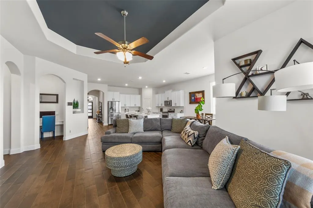 10701 Klondike Lane