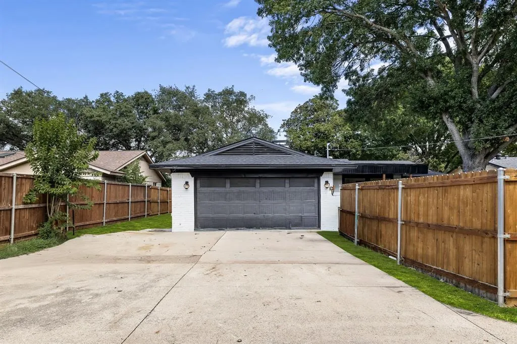 2227 Shady Creek Drive