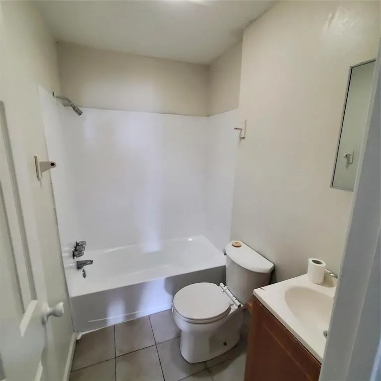 4205 Metropolitan Avenue