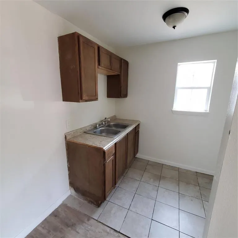 4205 Metropolitan Avenue