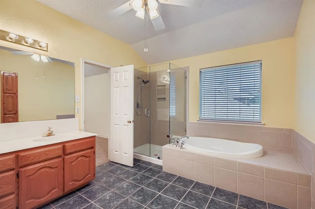 4833 Spanishmoss Drive