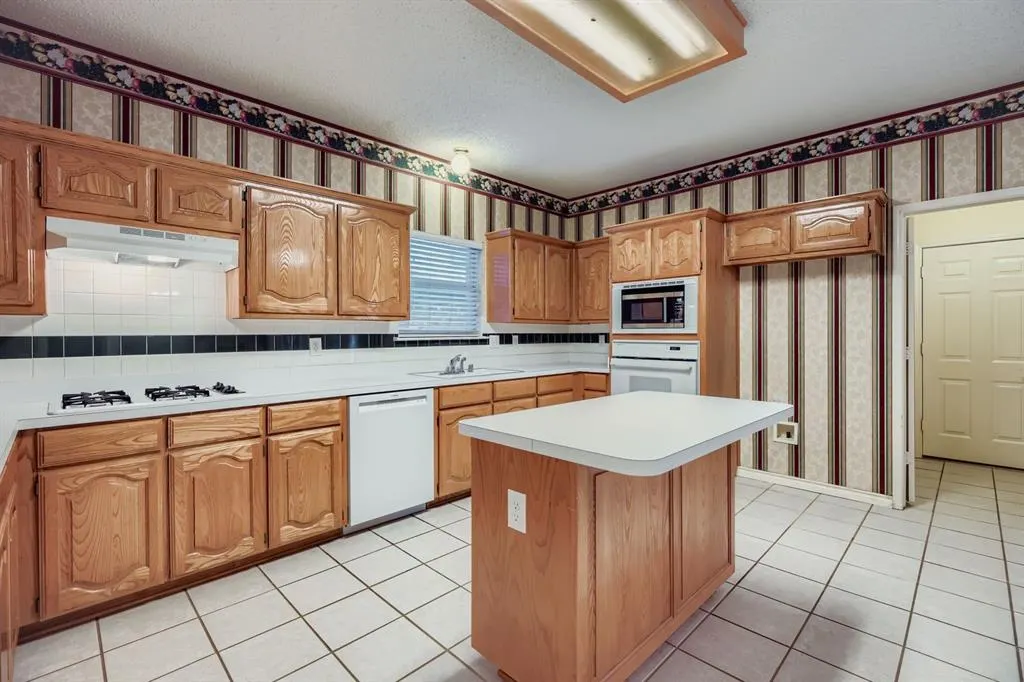 4833 Spanishmoss Drive