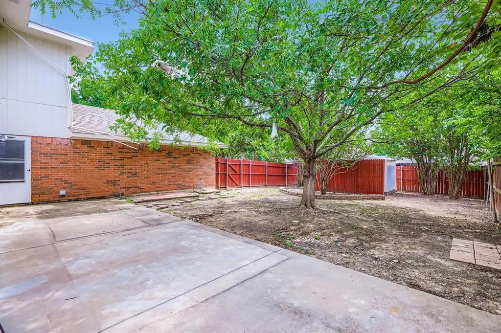 4833 Spanishmoss Drive