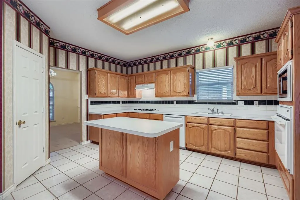 4833 Spanishmoss Drive