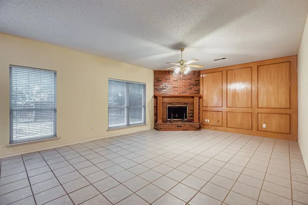 4833 Spanishmoss Drive