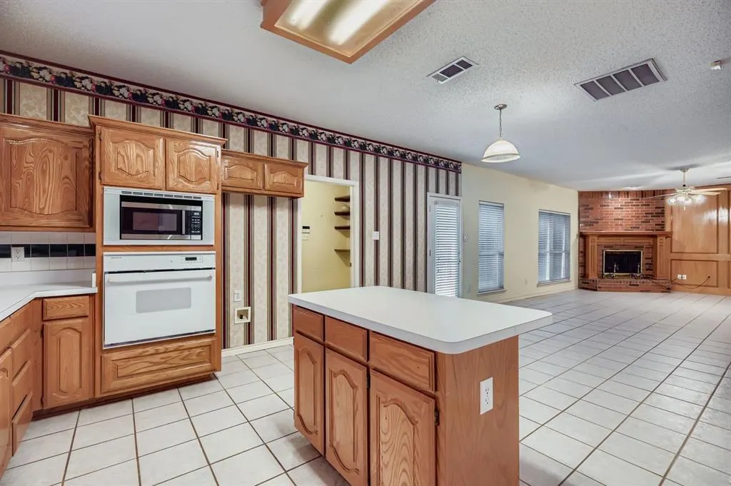 4833 Spanishmoss Drive