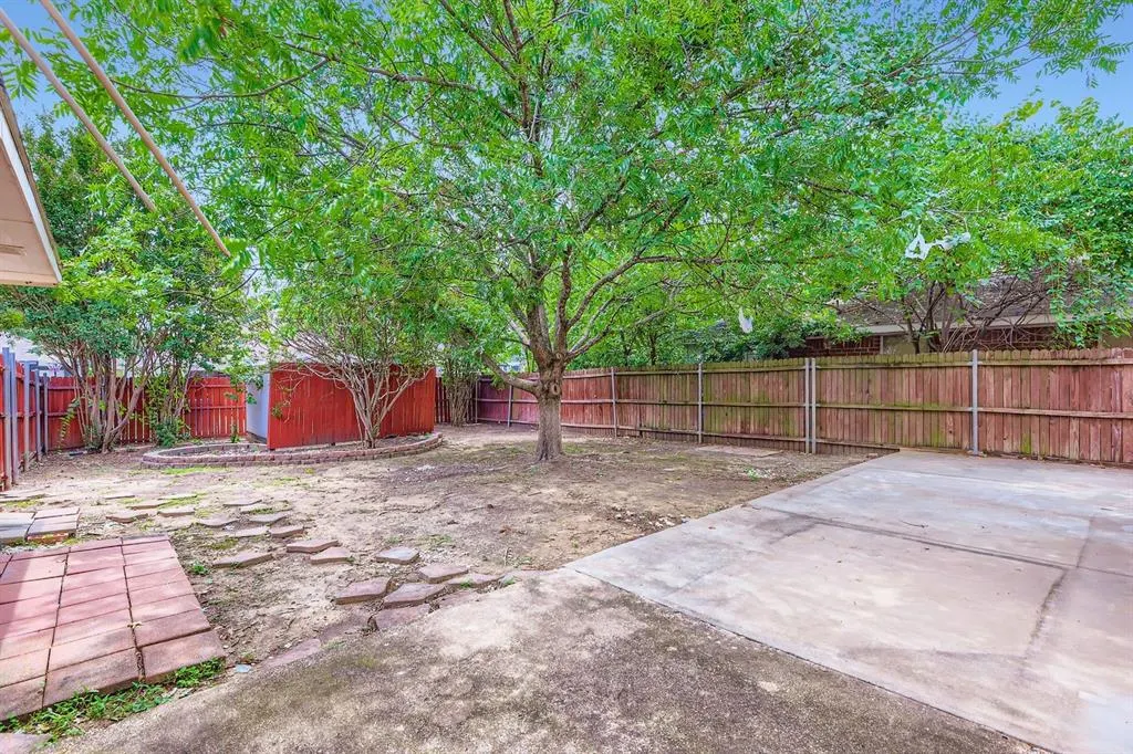 4833 Spanishmoss Drive