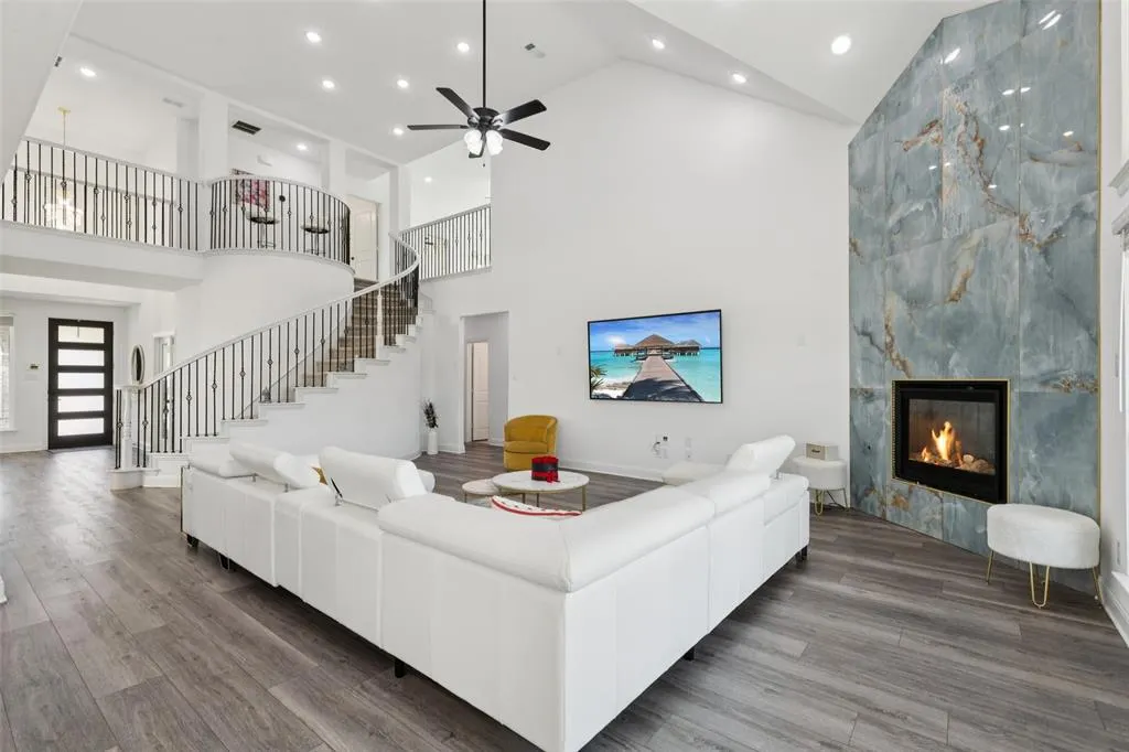 1024 Dupont Drive