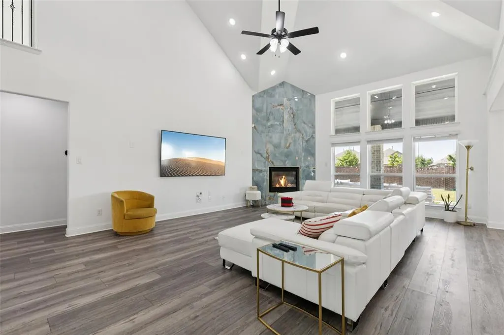 1024 Dupont Drive