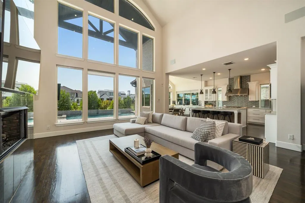 3437 Starling Drive