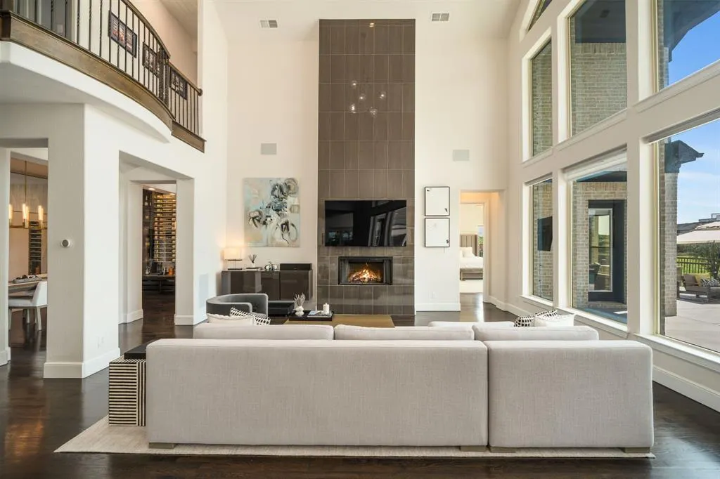 3437 Starling Drive