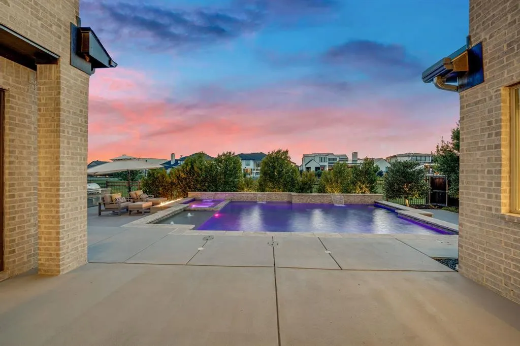 3437 Starling Drive