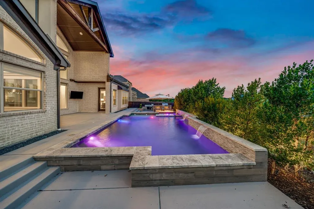 3437 Starling Drive