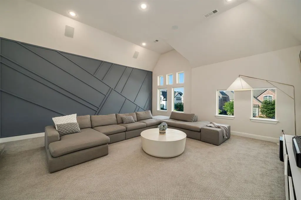 3437 Starling Drive