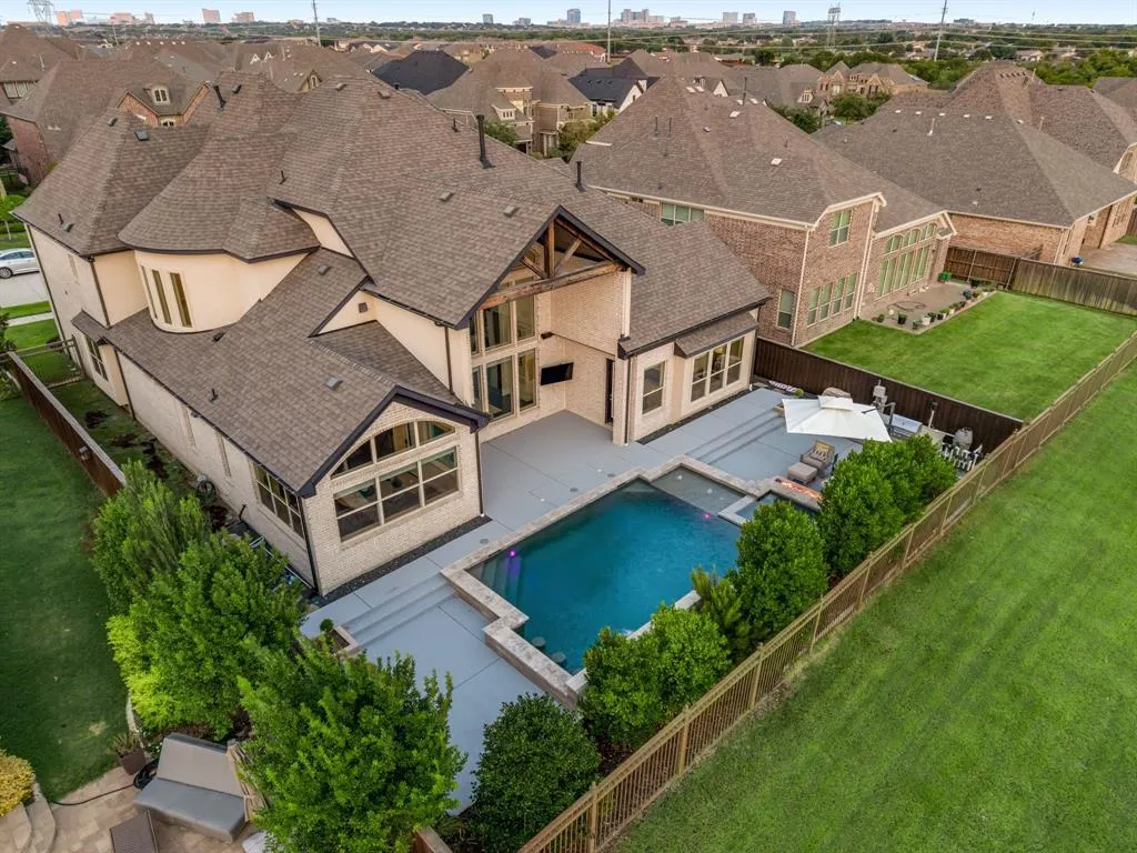 3437 Starling Drive
