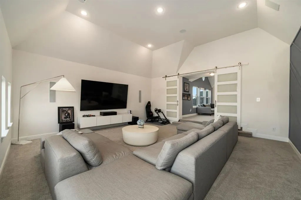3437 Starling Drive