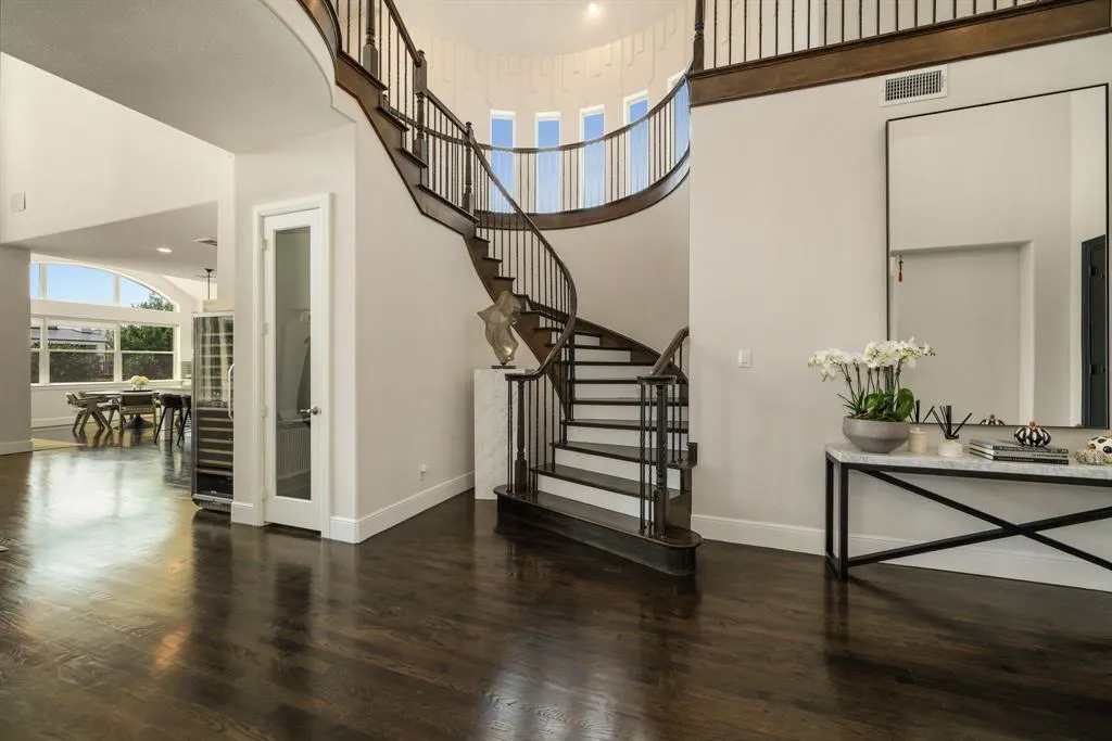 3437 Starling Drive