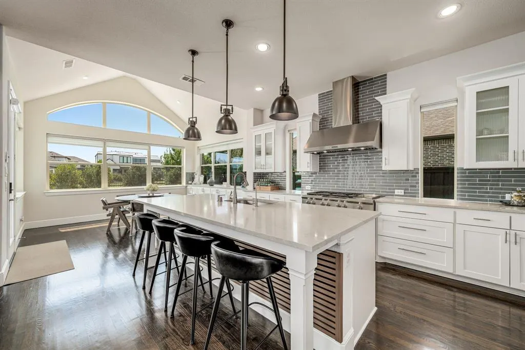 3437 Starling Drive