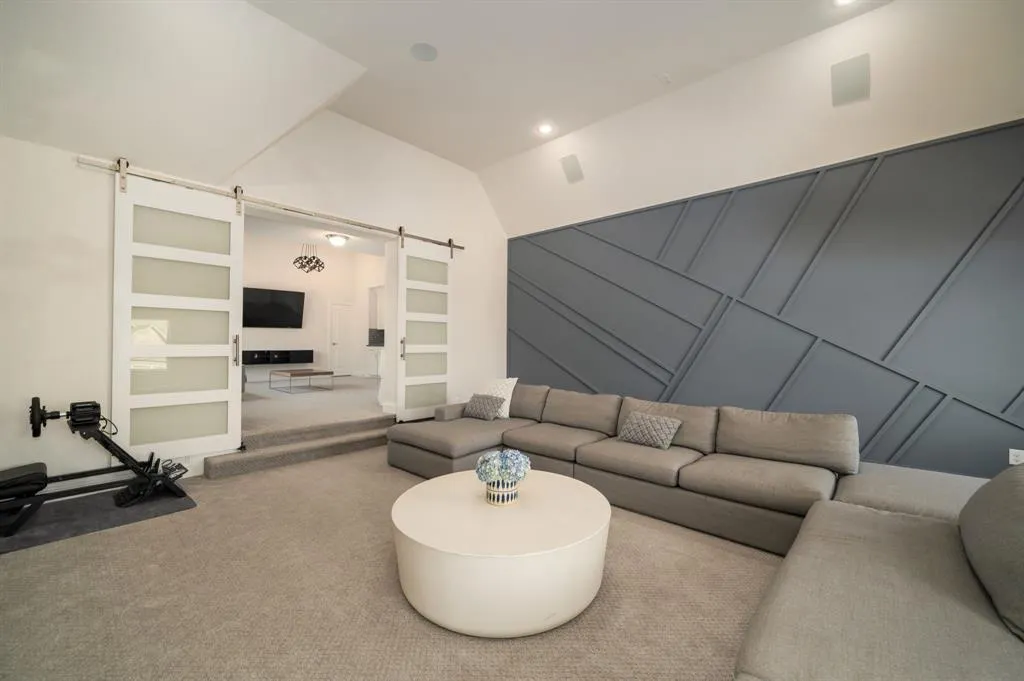 3437 Starling Drive