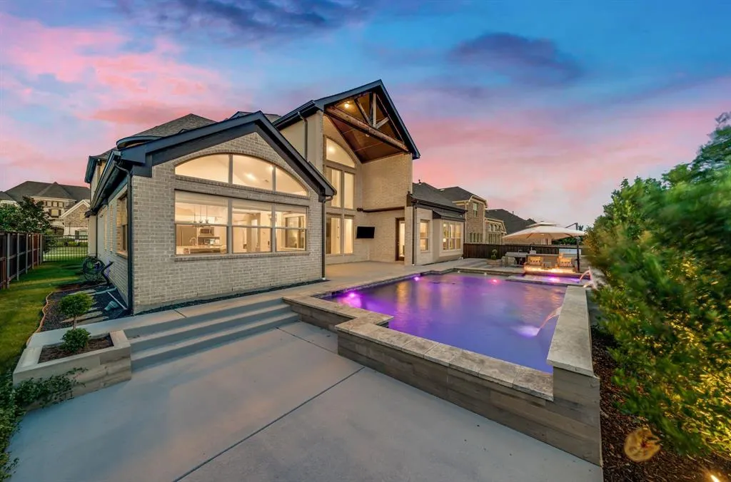 3437 Starling Drive