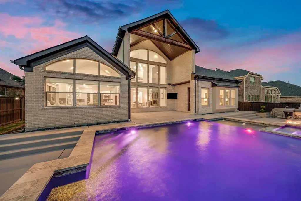 3437 Starling Drive