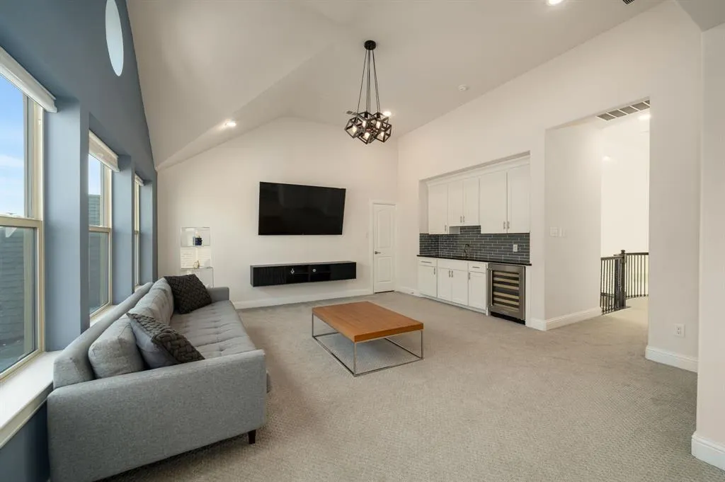 3437 Starling Drive
