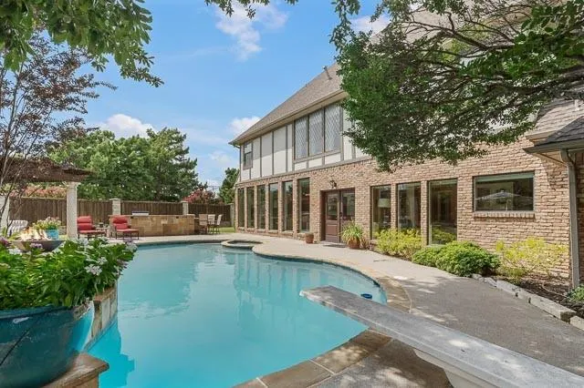 2004 Crown Knoll Lane
