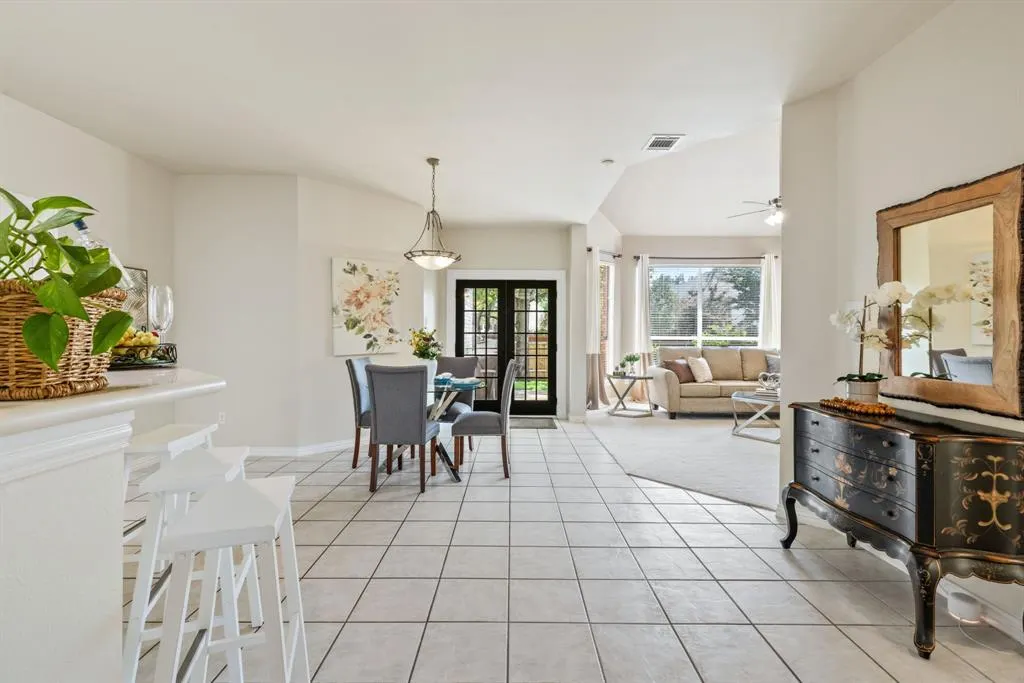 2412 Mesa Oak Trail