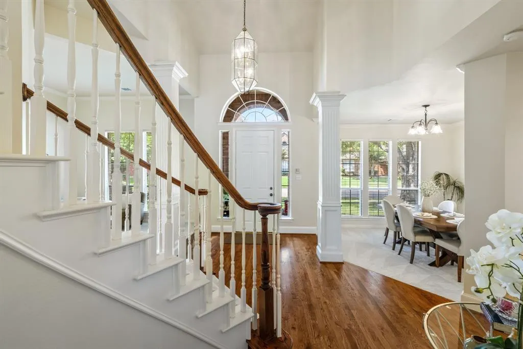 2412 Mesa Oak Trail
