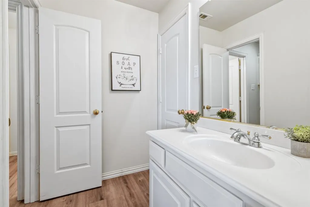 2412 Mesa Oak Trail