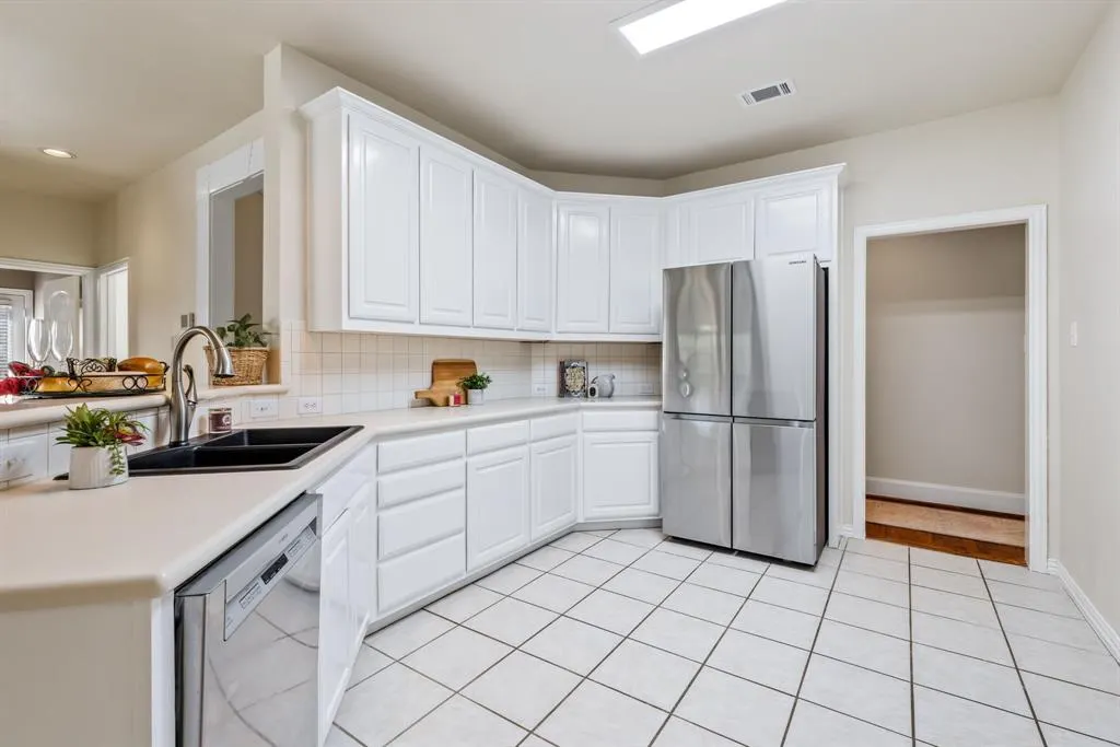 2412 Mesa Oak Trail