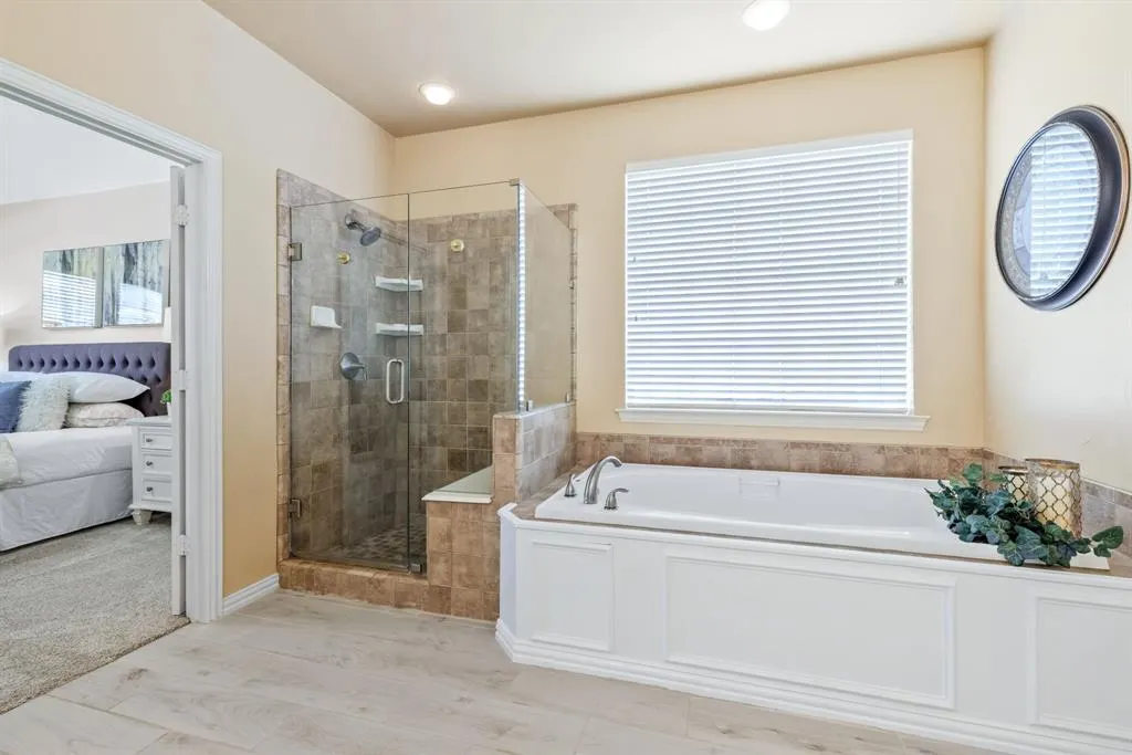 2412 Mesa Oak Trail