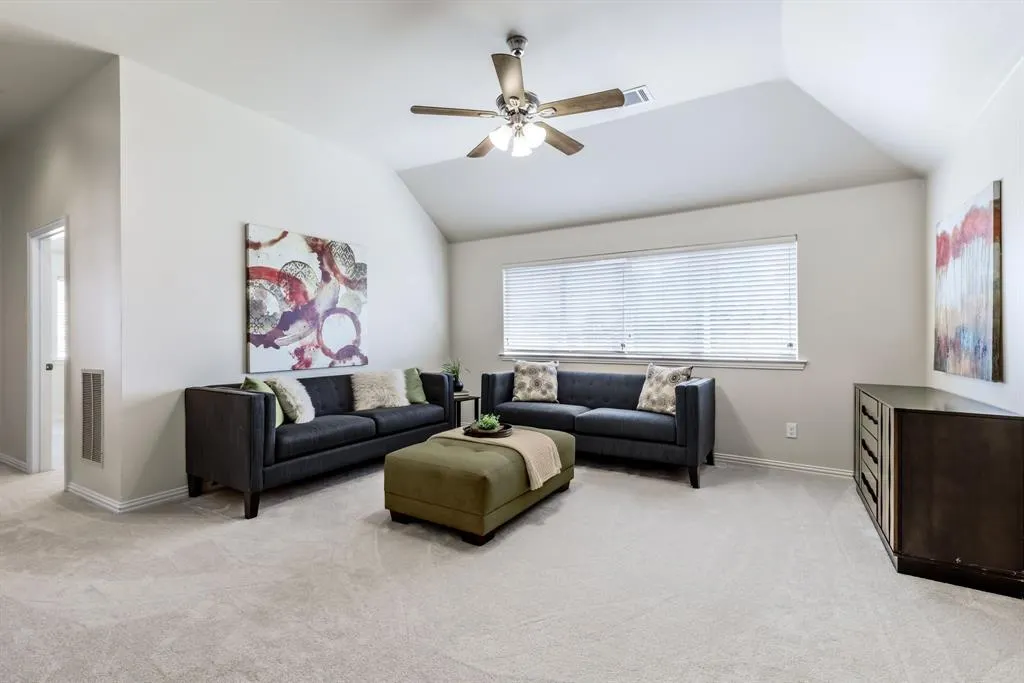 2412 Mesa Oak Trail