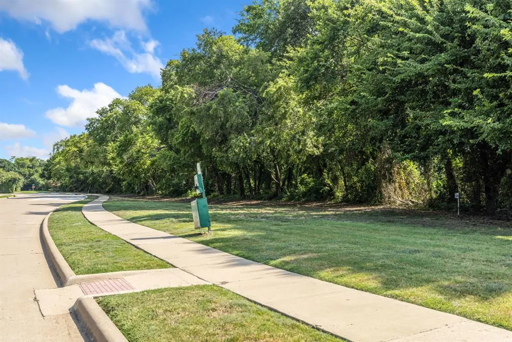 2412 Mesa Oak Trail