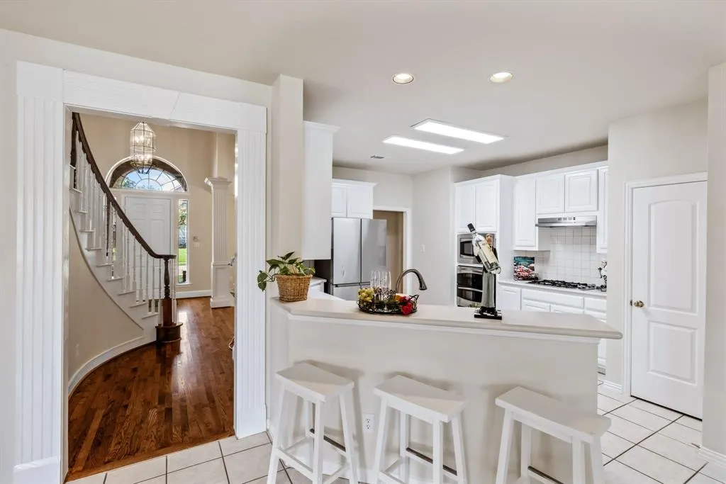 2412 Mesa Oak Trail