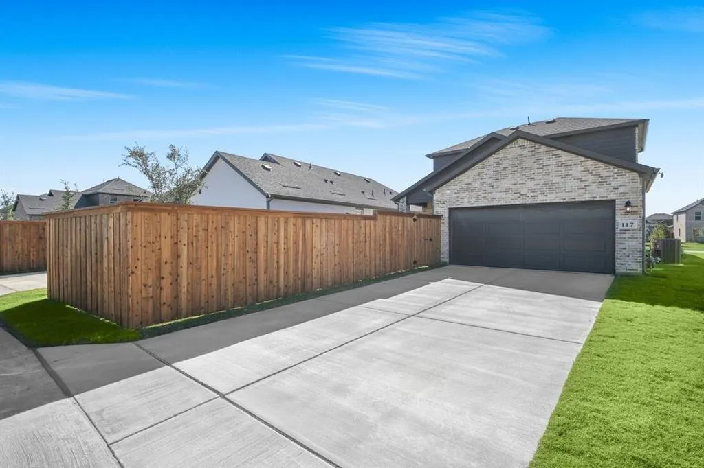 117 North Sky Drive