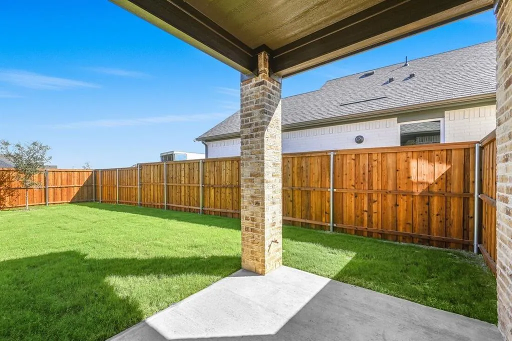 117 North Sky Drive
