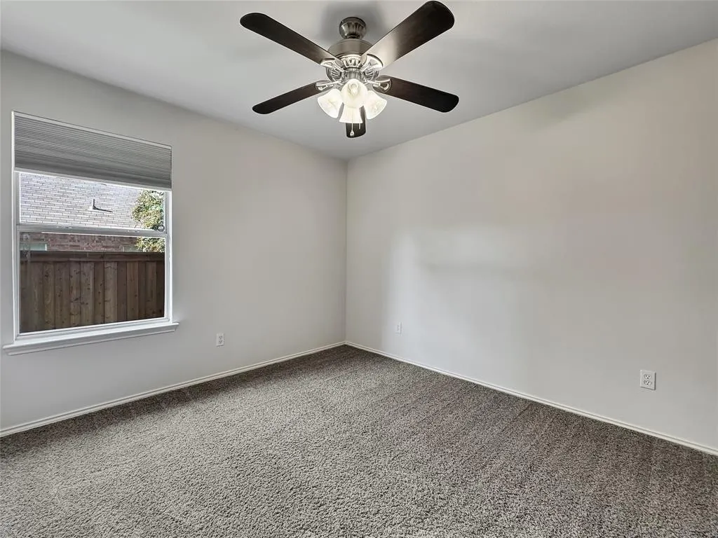 806 Glenwood Court