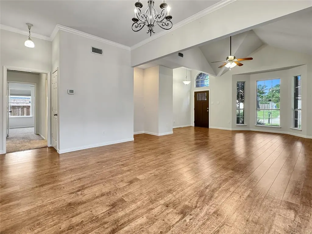806 Glenwood Court