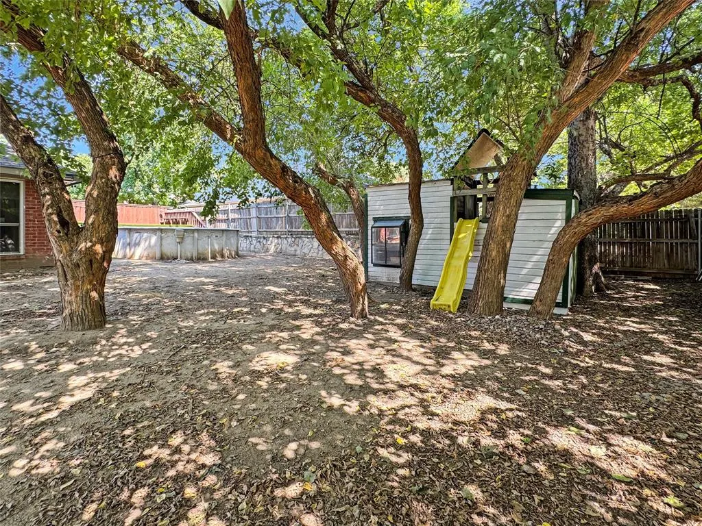 806 Glenwood Court
